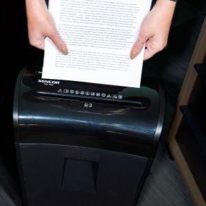 Унищожител на документи тип Шредер SENCOR SSK 482, хартия